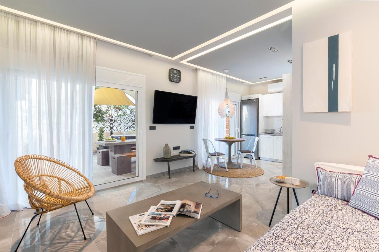 Elia & Anthos Deluxe Suites 익시아 외부 사진