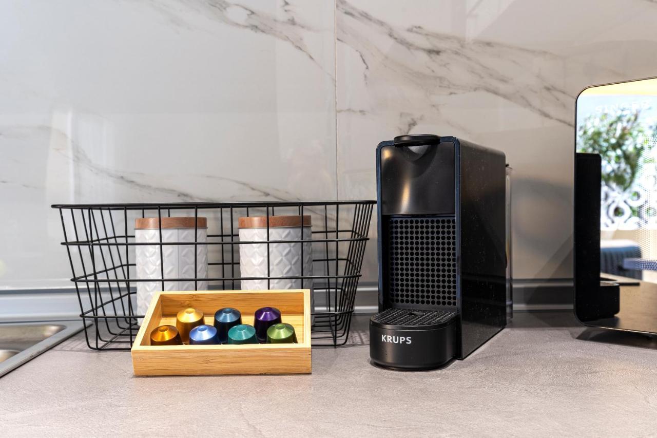 Elia & Anthos Deluxe Suites 익시아 외부 사진