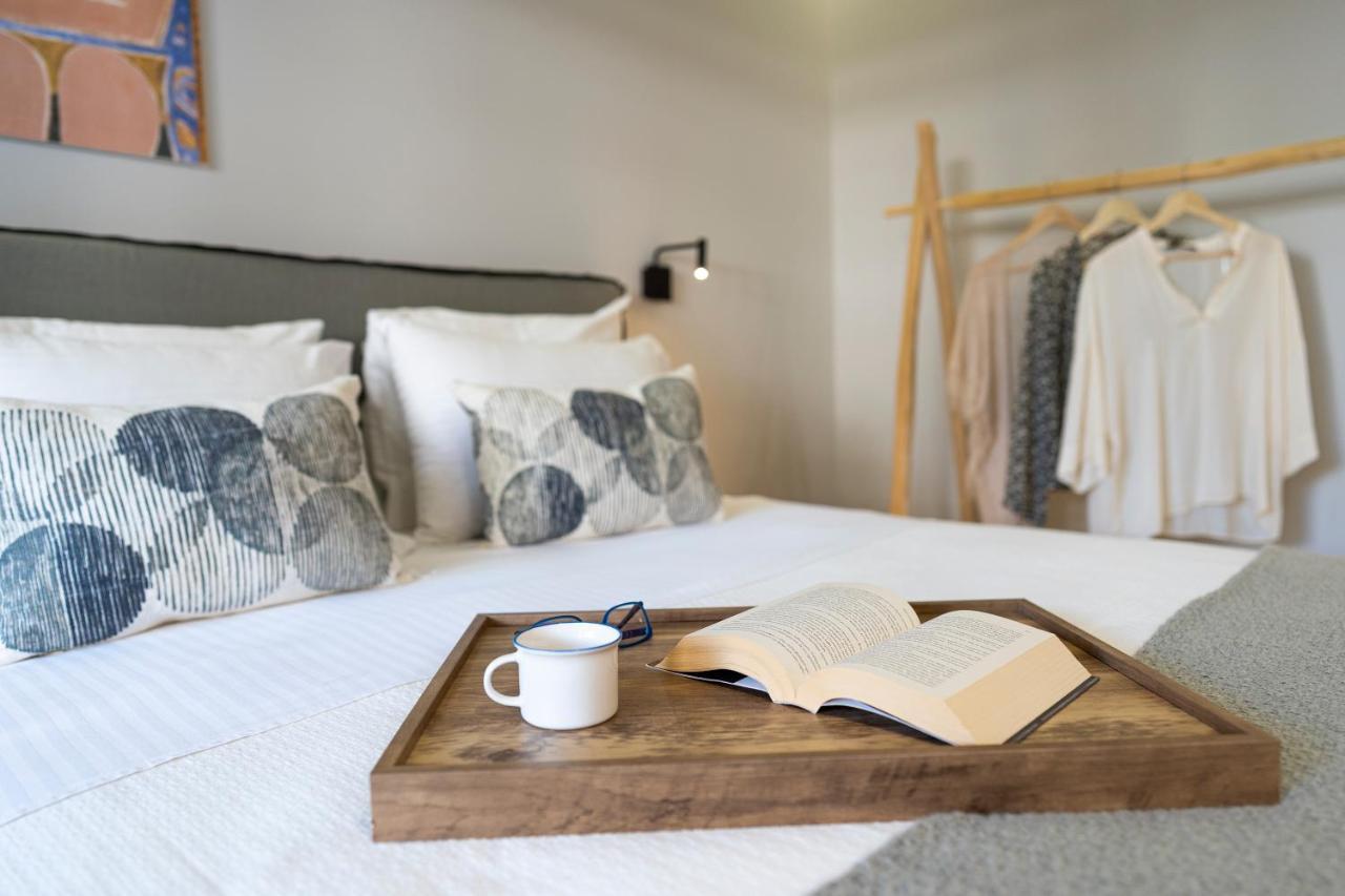 Elia & Anthos Deluxe Suites 익시아 외부 사진