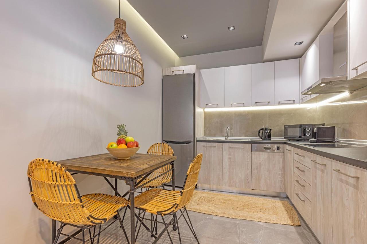 Elia & Anthos Deluxe Suites 익시아 외부 사진